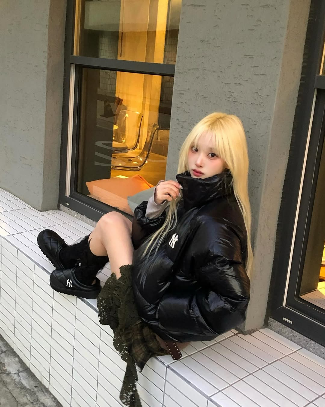 ジャケット MLB Women's Crop Glossy Curve Padding NY Black 3FDJB2046-50B MLB 여성 크롭 커브 패딩 NY 3FDJB1046-50BKS : 다나와 가격비교